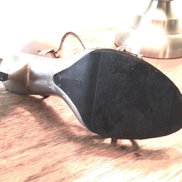 Le Chateau pewter jewelled heels - Picture 8 of 8